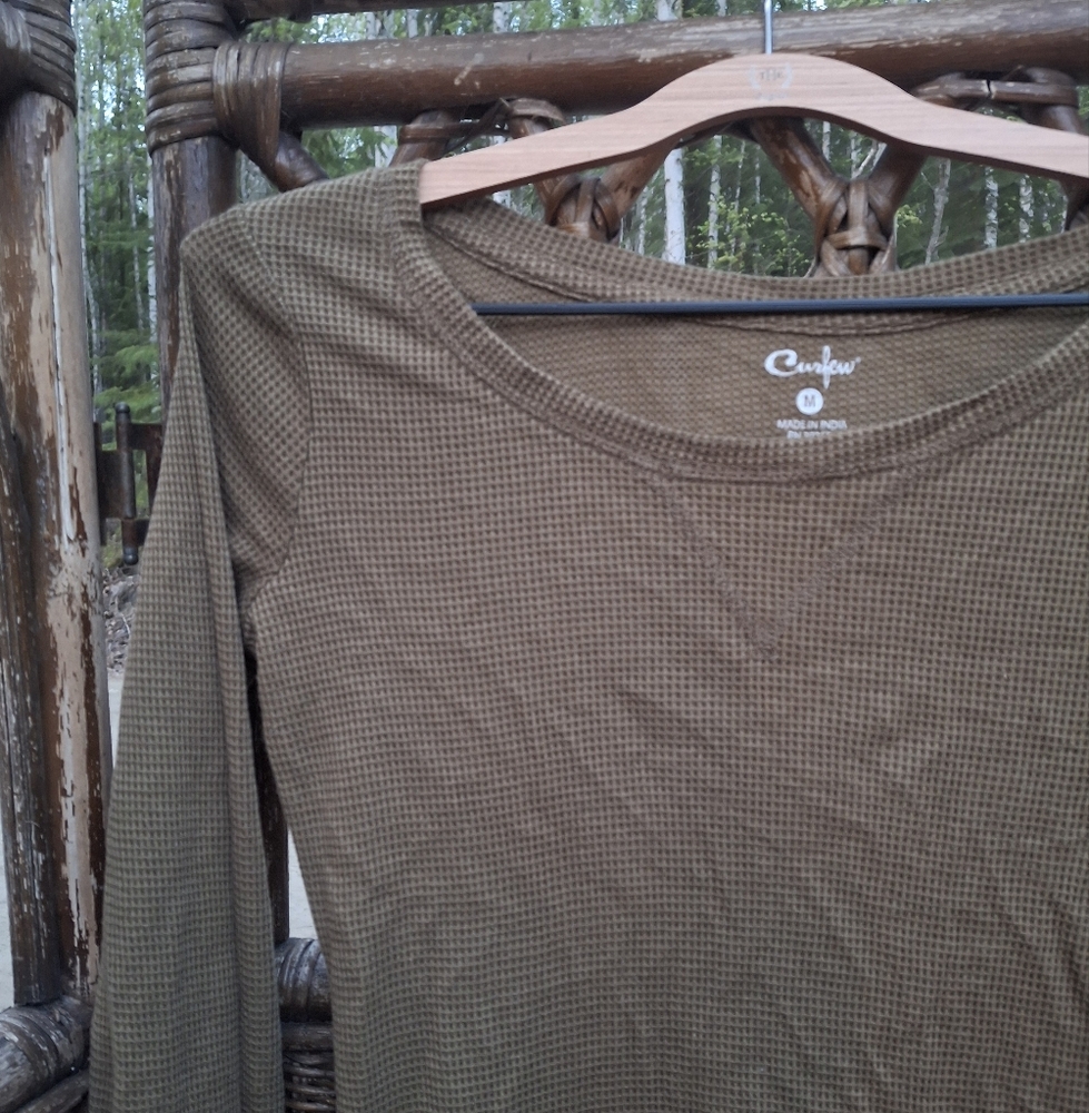 🍀3/15 Brown Long Sleeve Top - Picture 2 of 5
